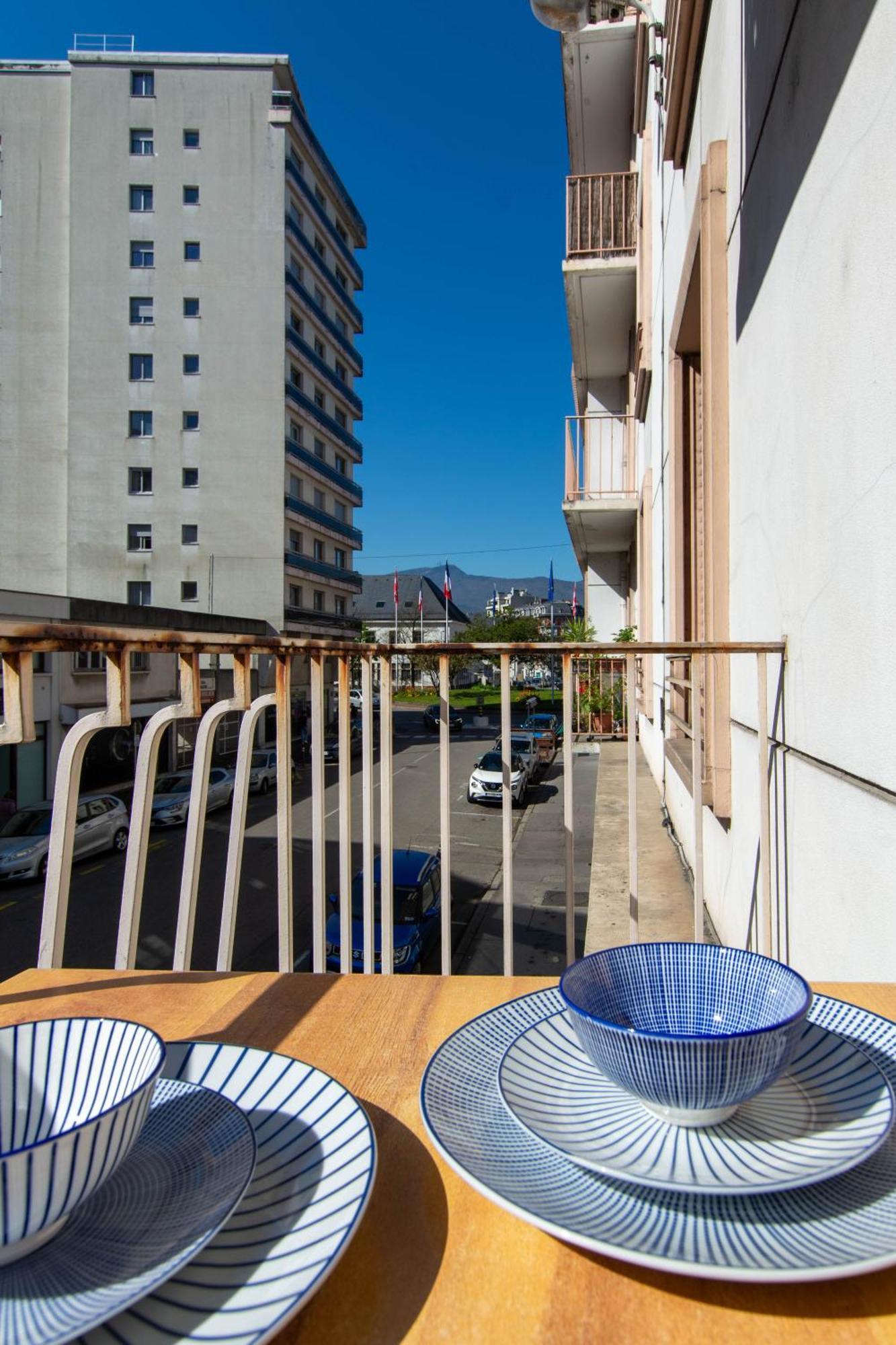 Appartement T3 Gare De Chambery Centre Ville Buitenkant foto