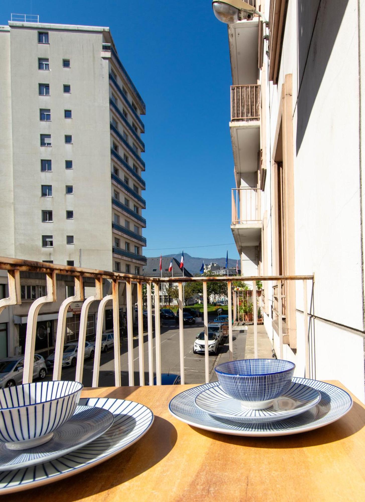 Appartement T3 Gare De Chambery Centre Ville Buitenkant foto